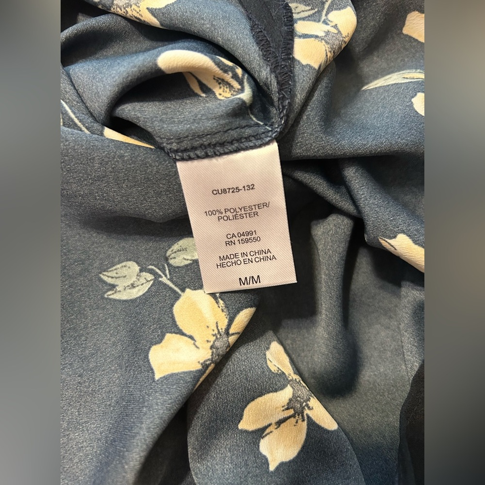 Hilary Radley Floral Blouse. Size M. - Picture 8 of 8